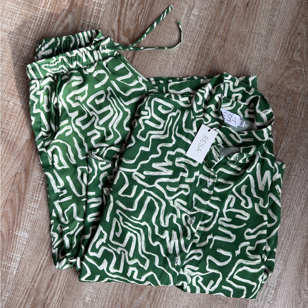 RESA Green and White Miley Set